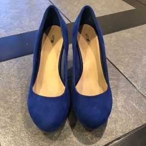 Don’t Step On My Blue Suede Shoes 💙